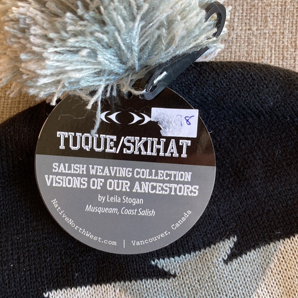 Leila Stogan Design Hat and Scarf Set NWT - Picture 3 of 5